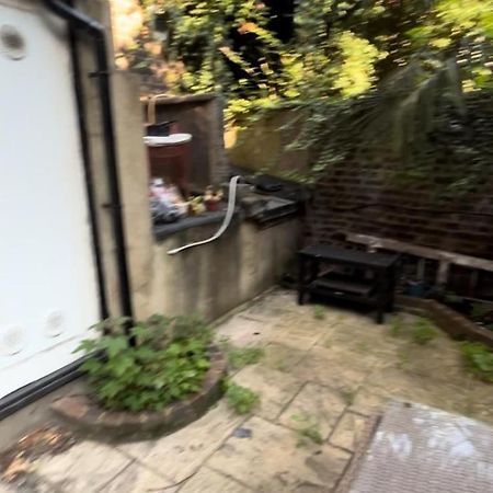 Stylishly Large Camden Apartment B1 Лондон Екстер'єр фото