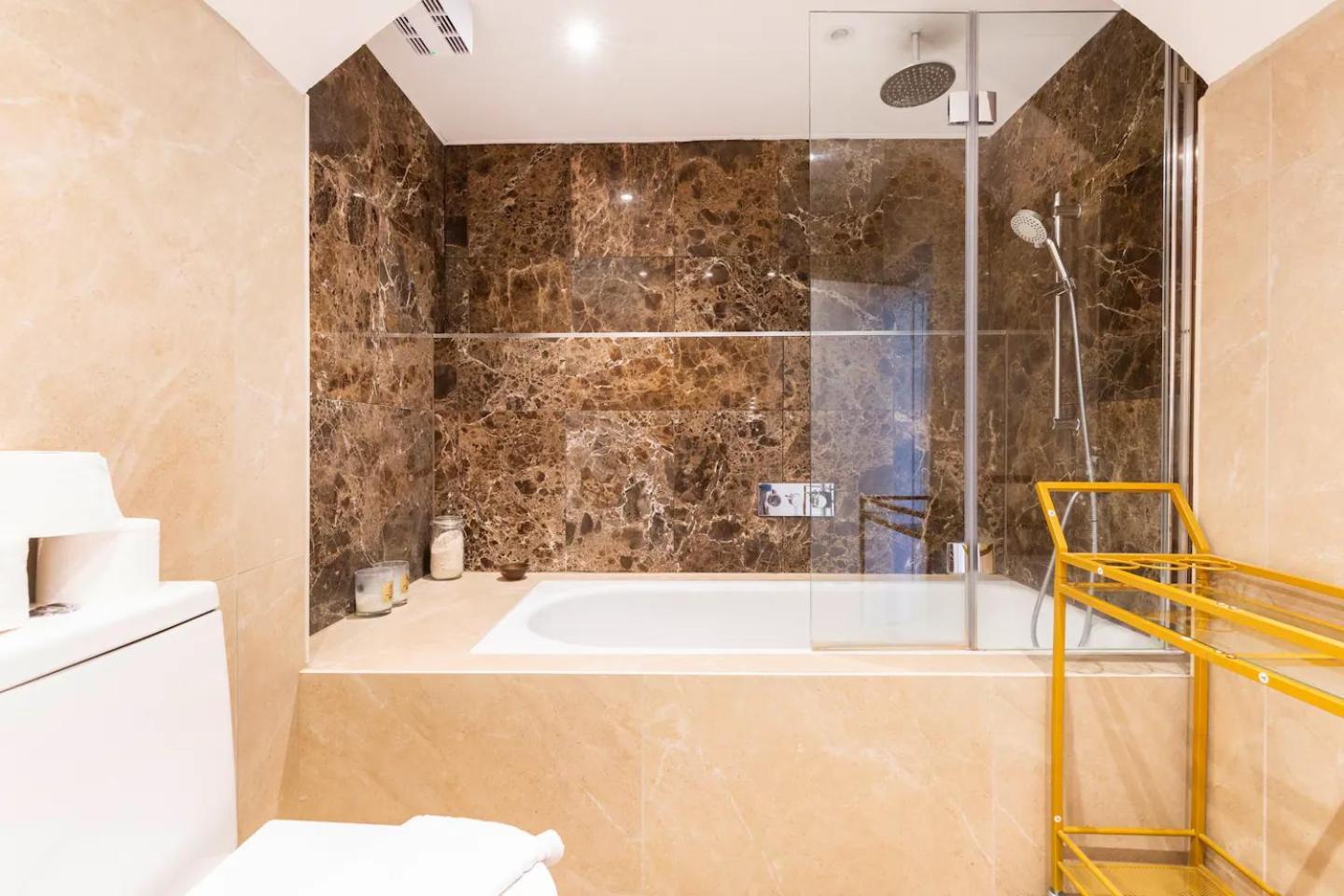 Stylishly Large Camden Apartment B1 Лондон Екстер'єр фото